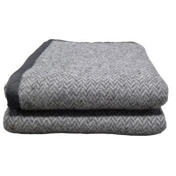 Savanne 100% reiner Lammwolle Decke - Plumb Savanne 100% reiner Lammwolle Decke - Plumb